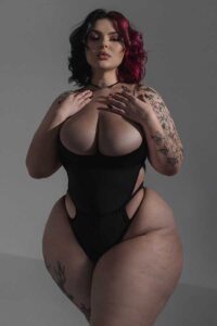 tattooed bbw pawg russian onlyfans model