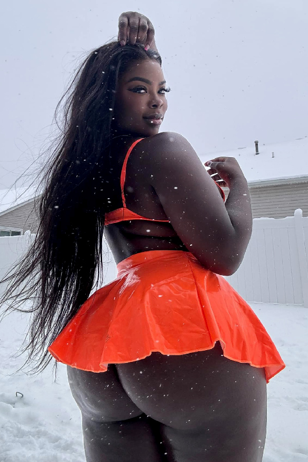 Chrissy photo 2