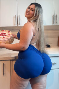 Bella Mkay